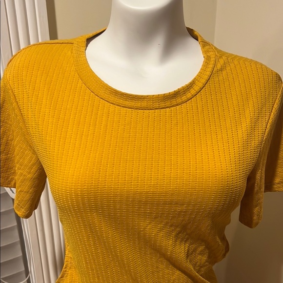 SHEIN Yellow Ribbed T-Shirt Cutout Dress with side slits size medium - Picture 7 of 7